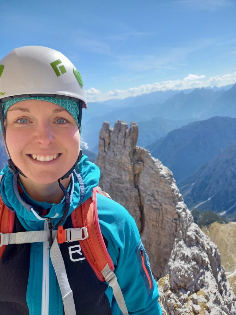 Schwangerschaft nach Skoliose OP: Julia erzählt ihre persönliche Geschichte von der Diagnose über die Operation bis zur Geburt ihres ersten Kindes. Eine ehrliche Podcast Folge über Sport, Kinderwunsch und wichtige Entscheidungen.